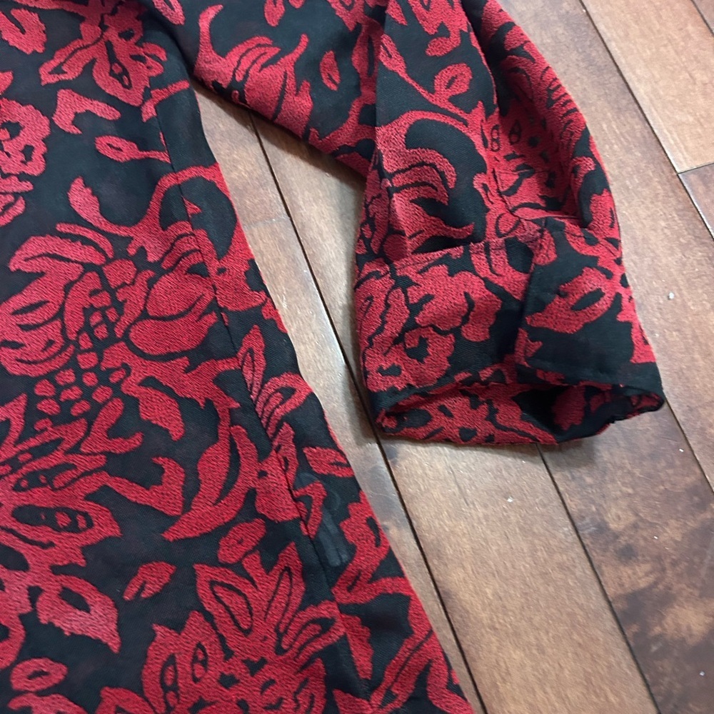 Jaclyn Smith Women’s Black Sheer and Red Floral Appliqué Shirt Blouse Size XL - Picture 3 of 8